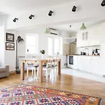 Diana's Flat 11 - Old Town Apartman *