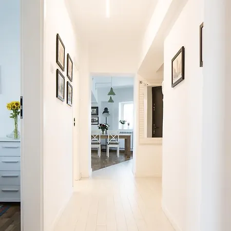 Diana's Flat 11 - Old Town Apartment