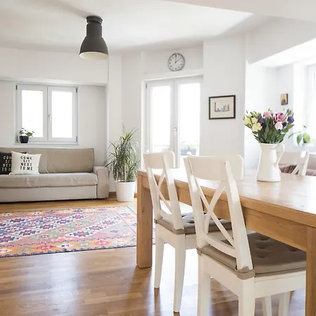 Diana's Flat 11 - Old Town Apartment *