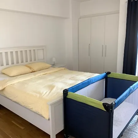 Diana's Flat 11 - Old Town Apartment