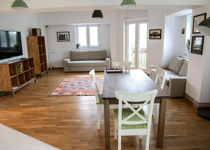 Diana's Flat 11 - Old Town Apartment *